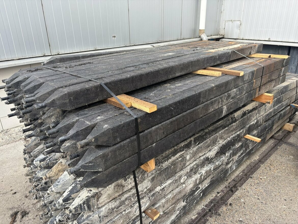 Kunststof-palen-8x8-CM