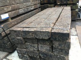 Biels gecreosoteerd eikenhout gebruikt circa 15x25x260 cm - 120400