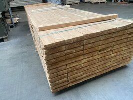 22x200mm Douglas fijn bezaagd 400cm