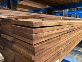2x20cm hardhout fijnbezaagd 400cm