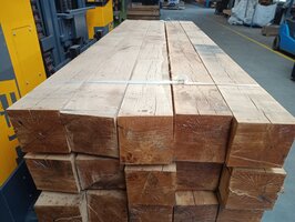 200X200mm Eiken fijnbezaagd 300cm