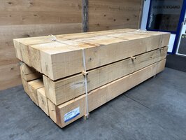250x250 MM Eiken fijnbezaagde balk 250 CM lengte  qp1 frans eiken