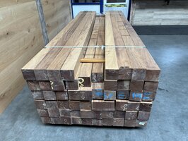 95x95 MM Iroko geschaafde kd balk 295 CM