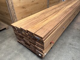 45x180 MM iroko geschaafd 435 CM